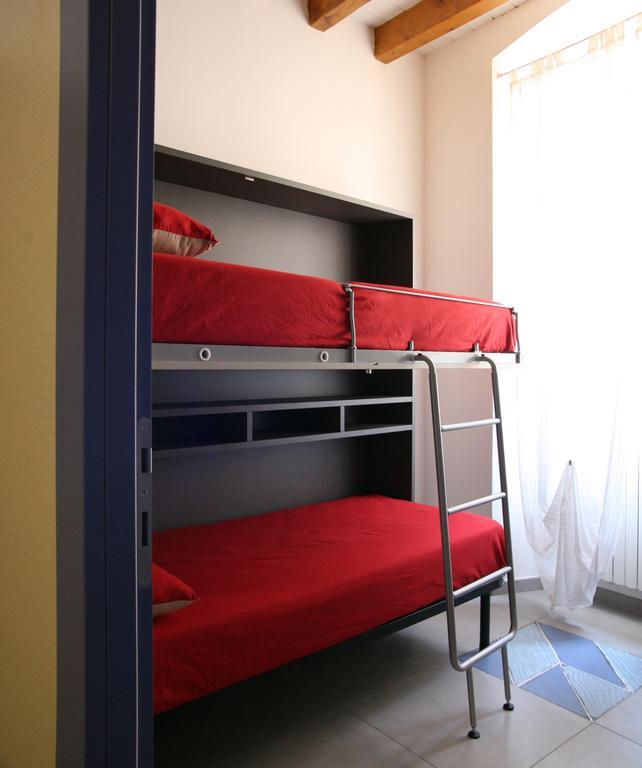 Ostello Locanda Degli Acrobati Brescia Room photo