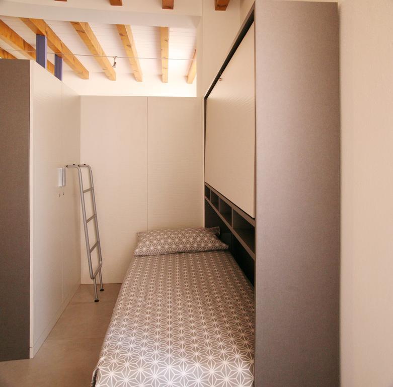 Ostello Locanda Degli Acrobati Brescia Room photo