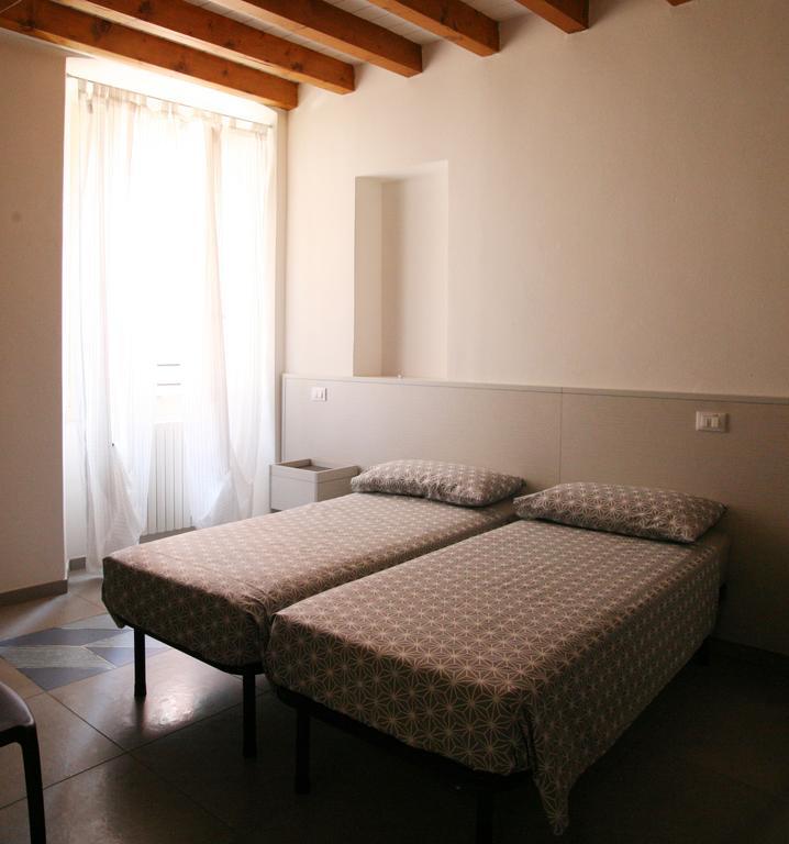 Ostello Locanda Degli Acrobati Brescia Room photo